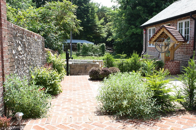Courtyard garden